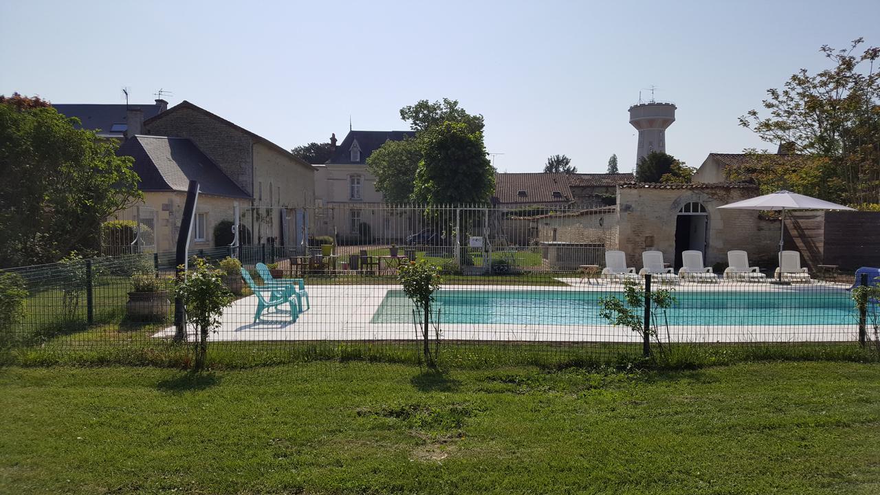 Neuville-du-Poitou La Roseraie المظهر الخارجي الصورة